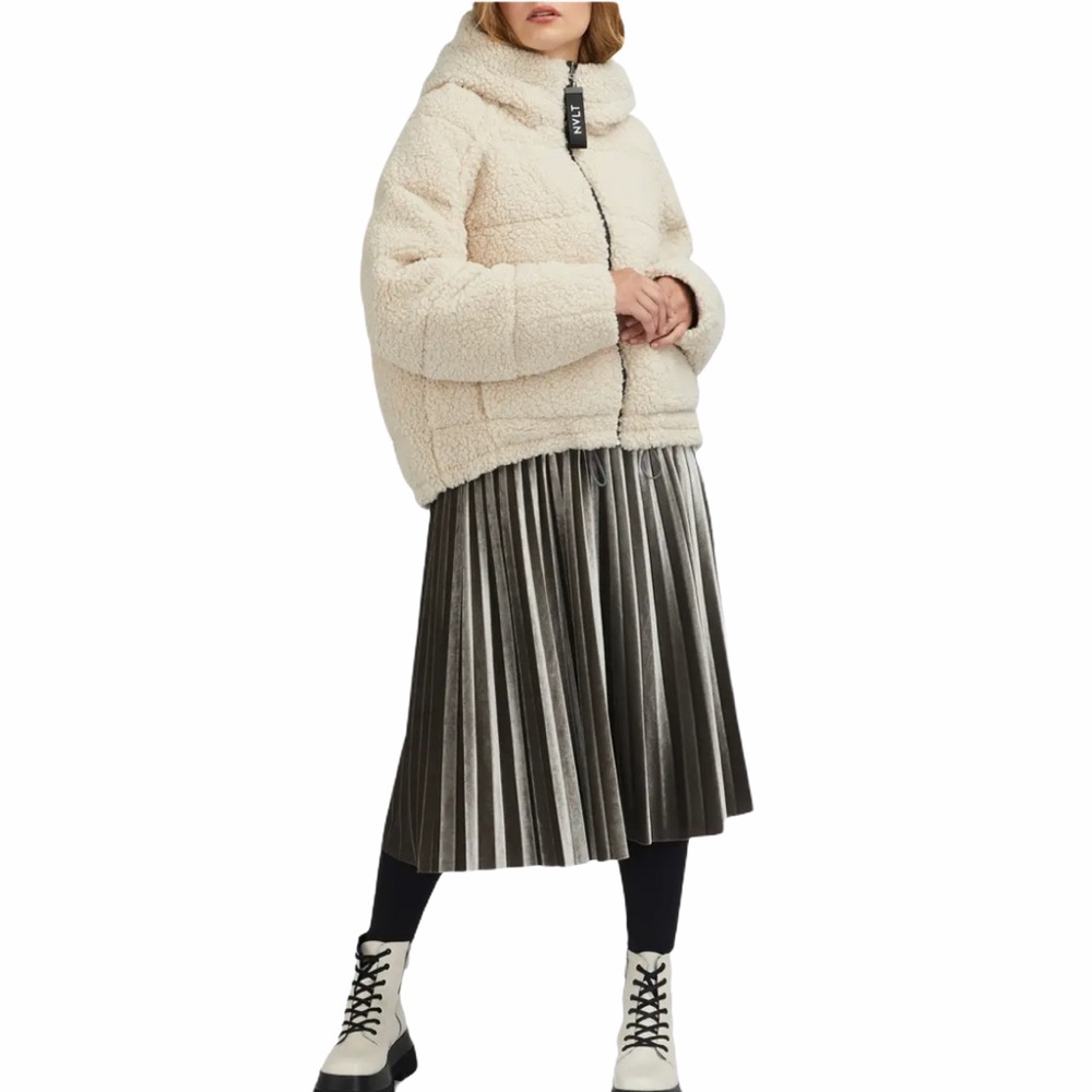 NVLT Silver Reversible Down Puffer Sherpa Jacket - Picture 6 of 16